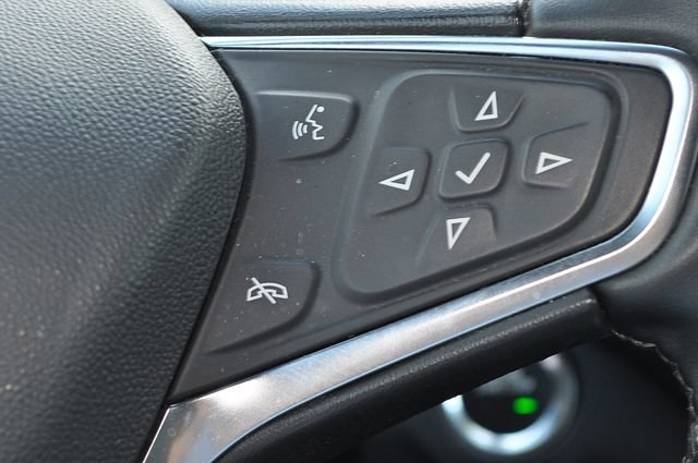 Used 2024 Summit White Chevrolet LT image 26