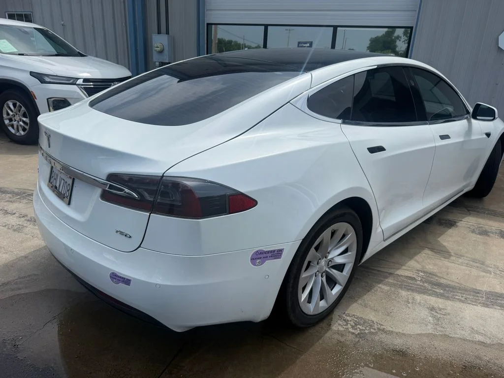Used 2018 White Tesla 75D image 16
