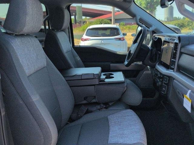 New 2026 Oxford White Ford F-250® XLT image 31