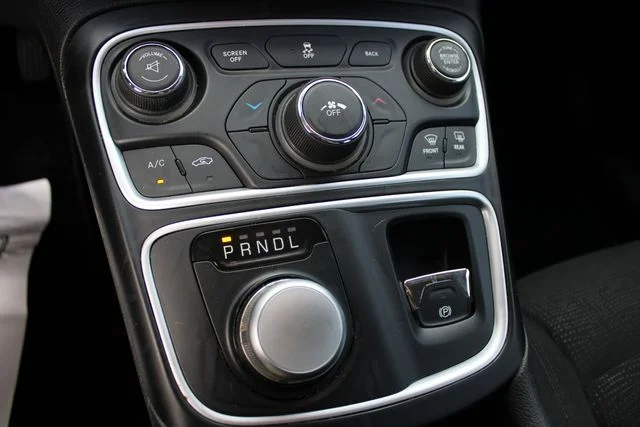 Used 2015 White Chrysler Limited image 12