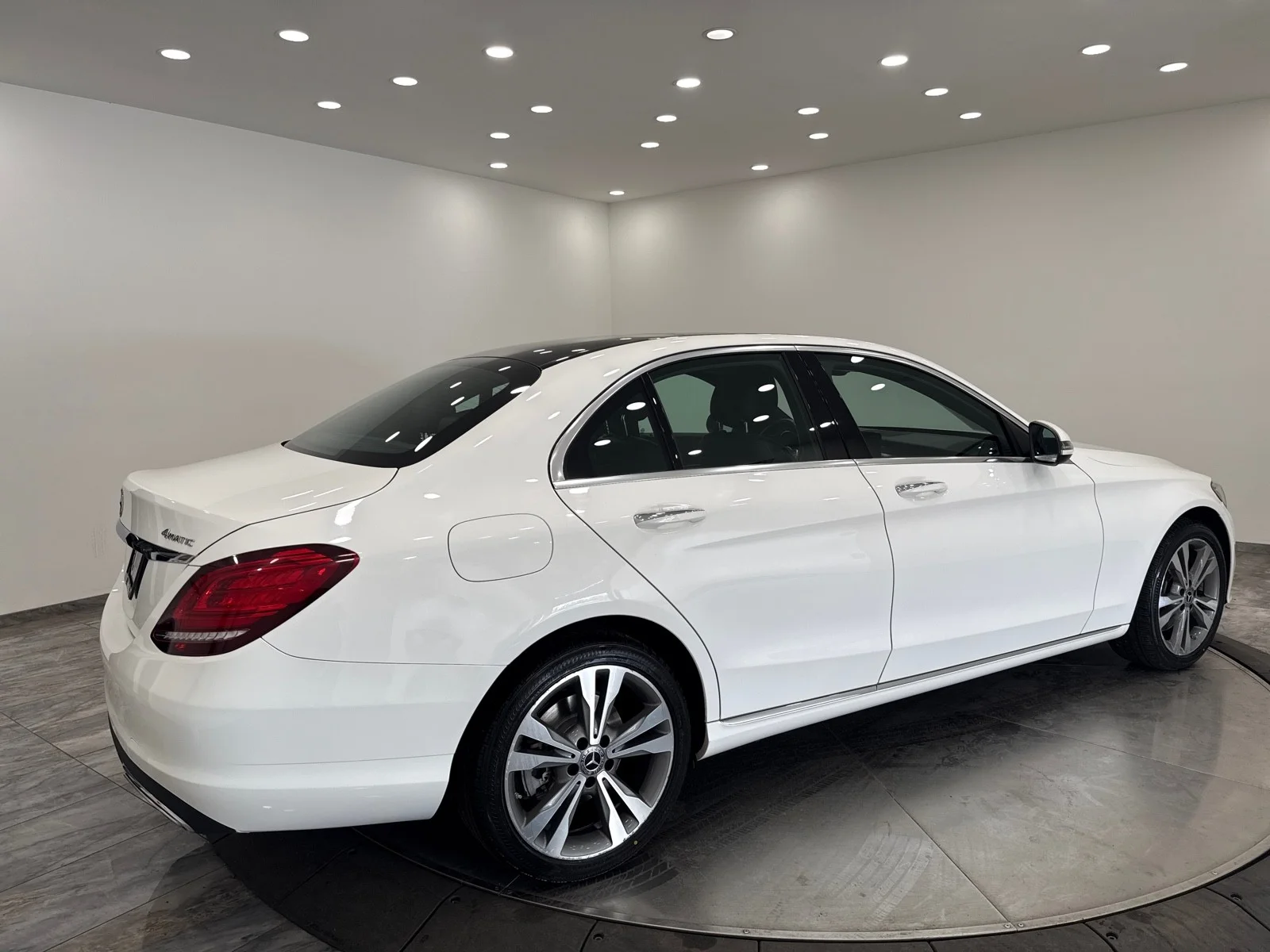 Used 2019 Polar White Mercedes-Benz 300 4MATIC® image 7