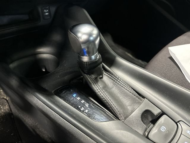 Certified Used 2018 Pearl Toyota XLE image 27