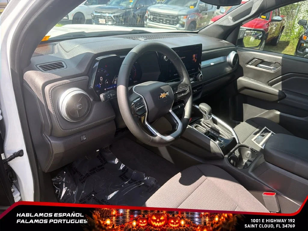 Used 2024 Summit White Chevrolet LT image 14