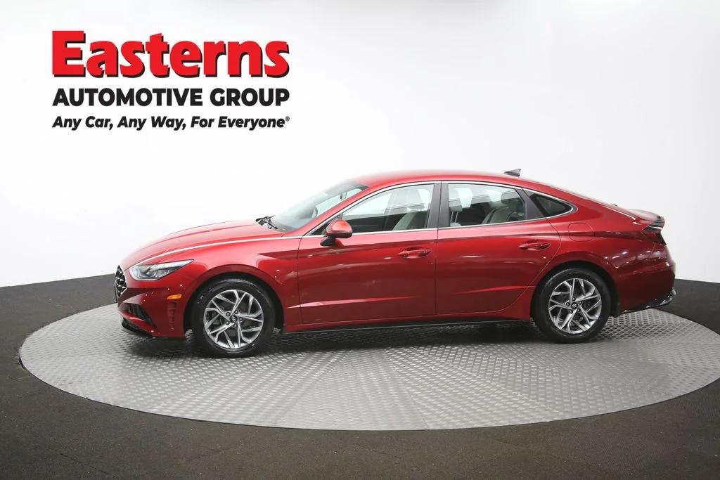 Used 2023 Red Hyundai SEL image 58