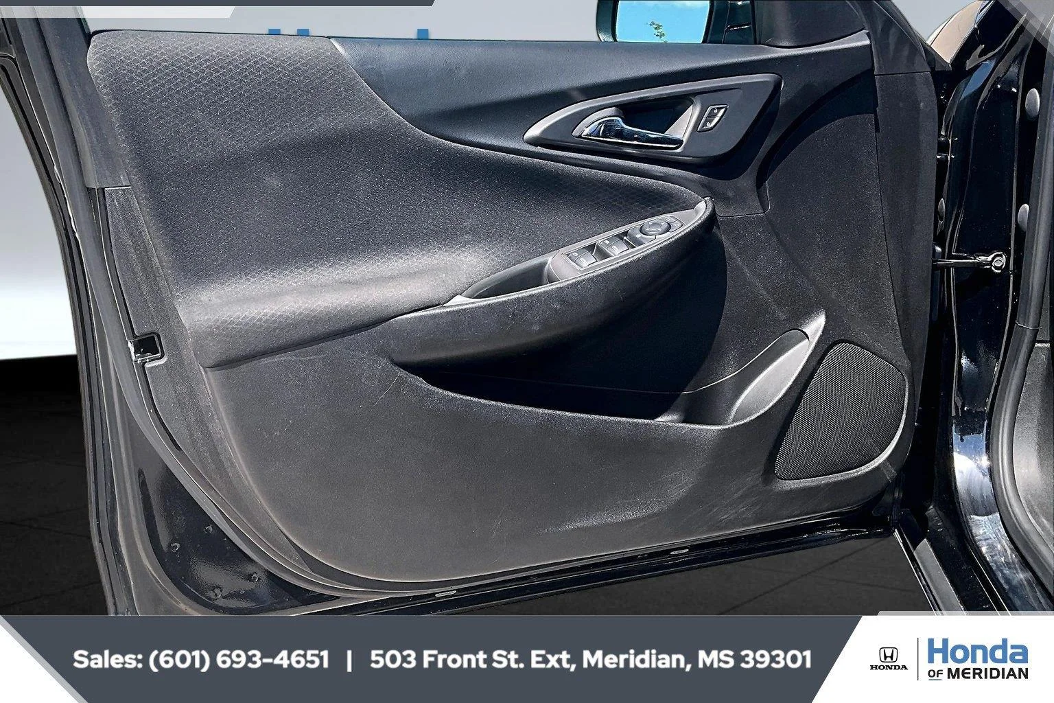Used 2025 Mosaic Black Metallic Chevrolet LT image 17