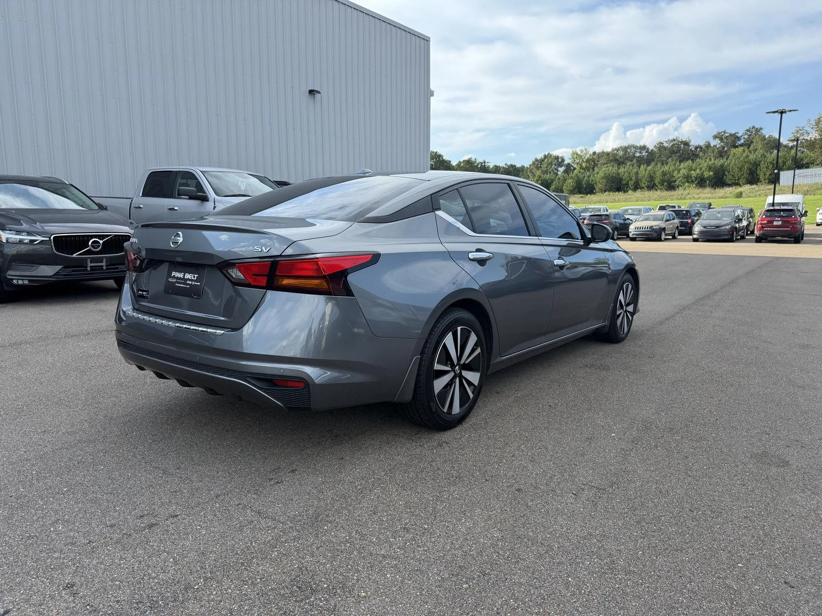 Used 2022 Gun Metallic Nissan 2.5 SV image 6
