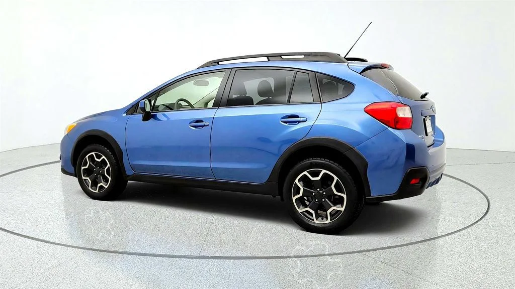 Used 2015 Quartz Blue Pearl Subaru 5dr CVT 2.0i Premium image 7