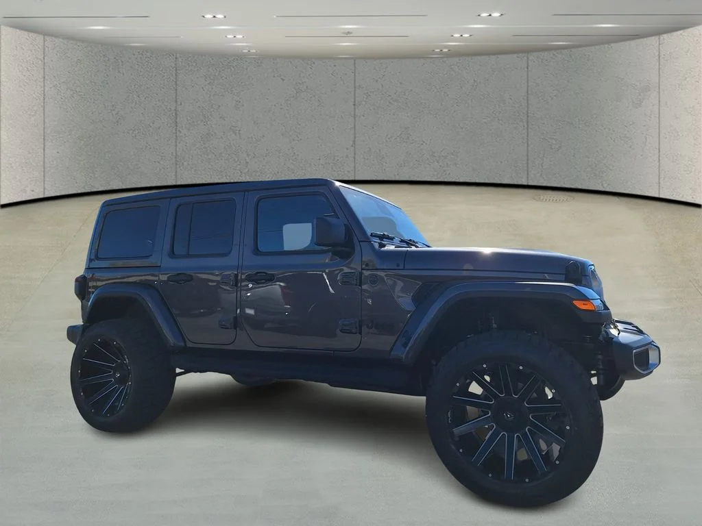 New 2026 Granite Crystal Metallic Clear-Coat Exterior Paint Jeep Sahara image 3