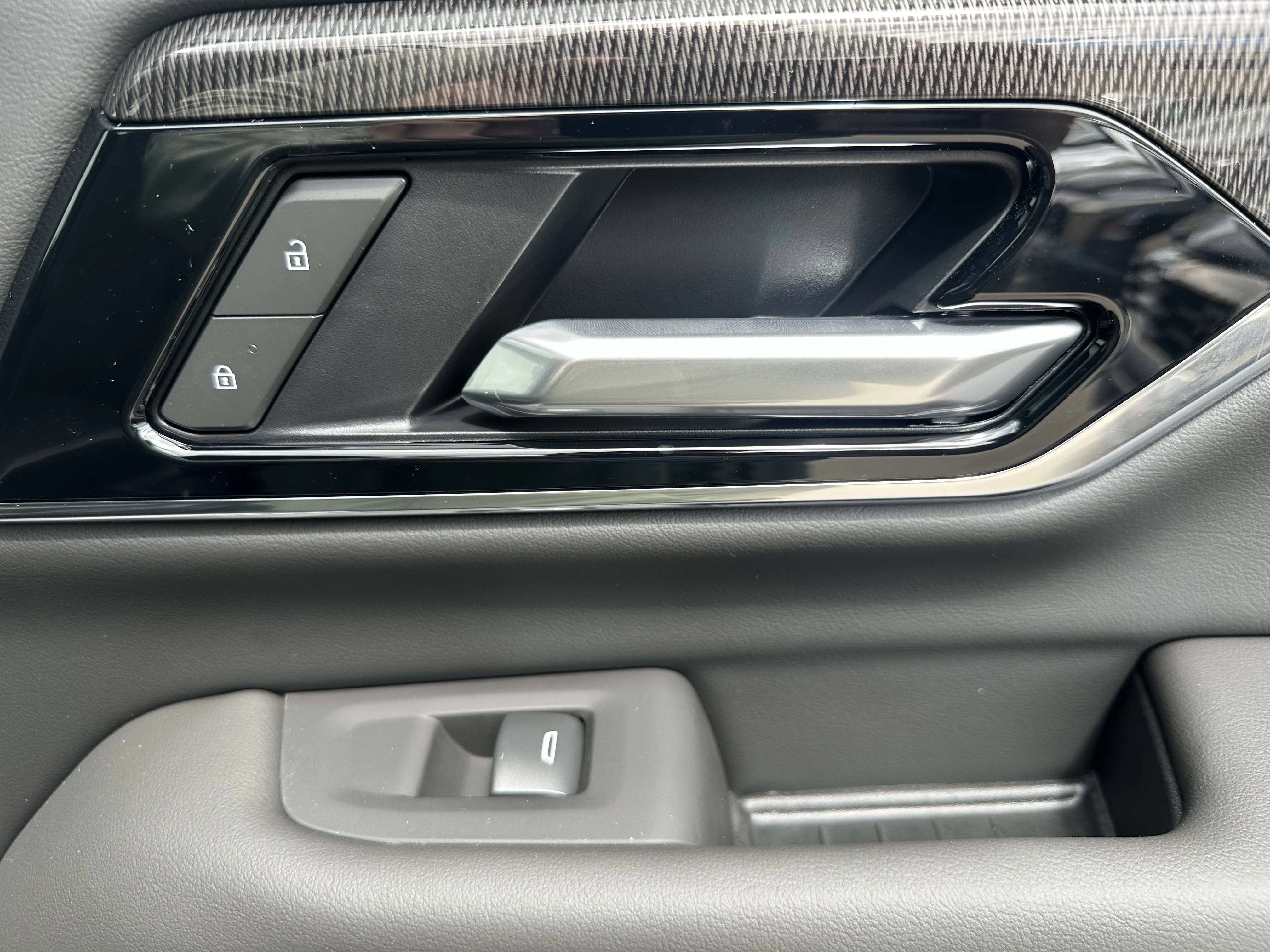 New 2026 Summit White GMC Elevation image 22