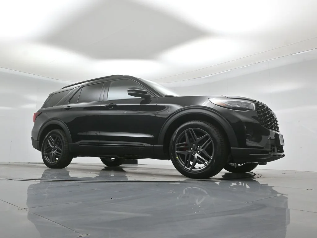 New 2026 Agate Black Metallic Ford ST image 3