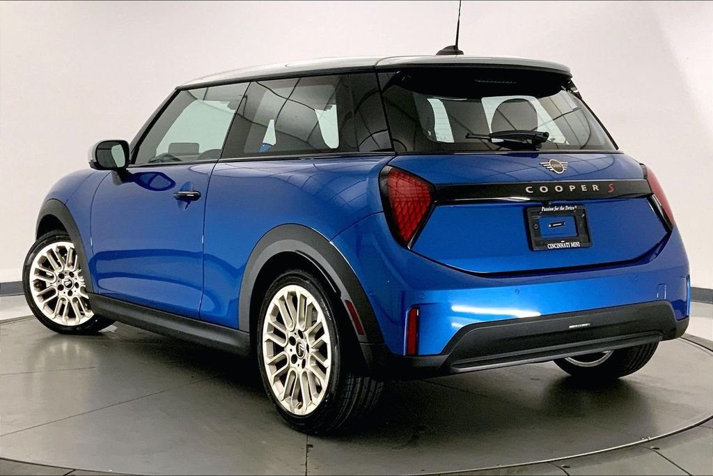 Certified Used 2025 Icy Sunshine Blue Metallic MINI  image 10