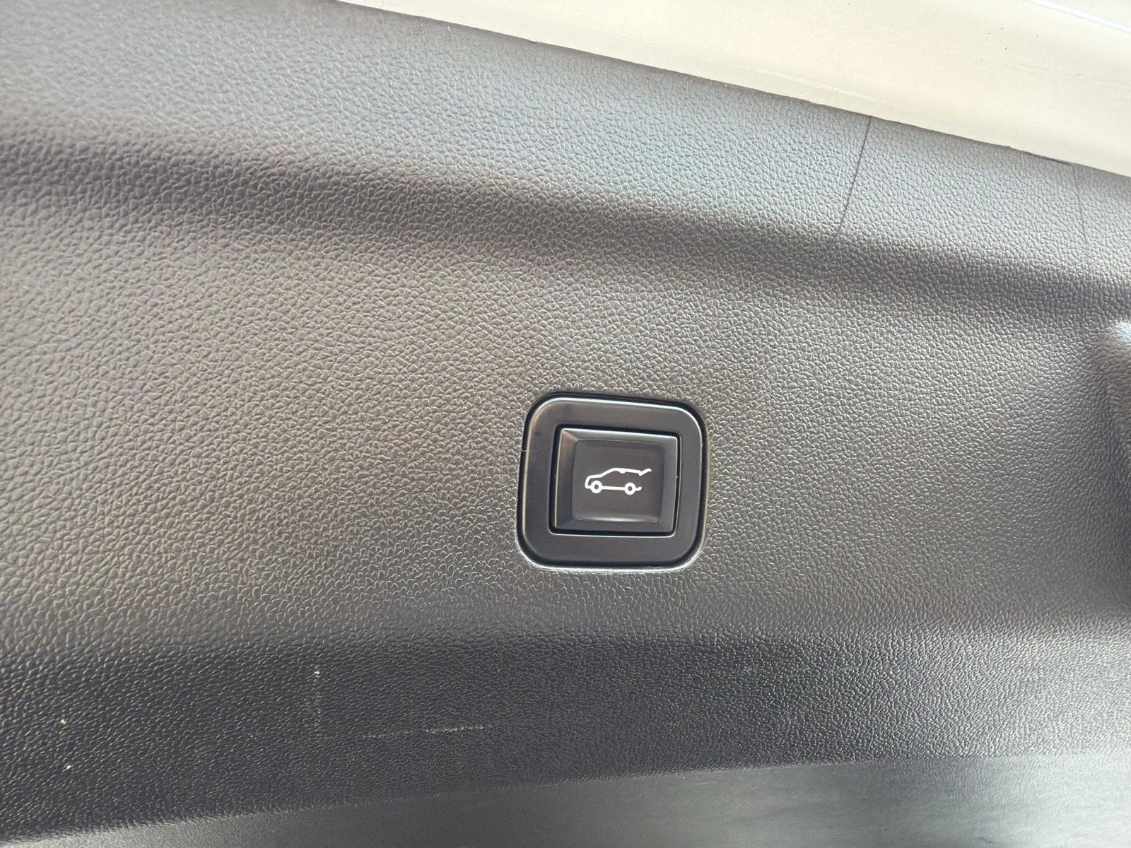 Used 2022 SUMMIT WHITE Chevrolet RST image 47