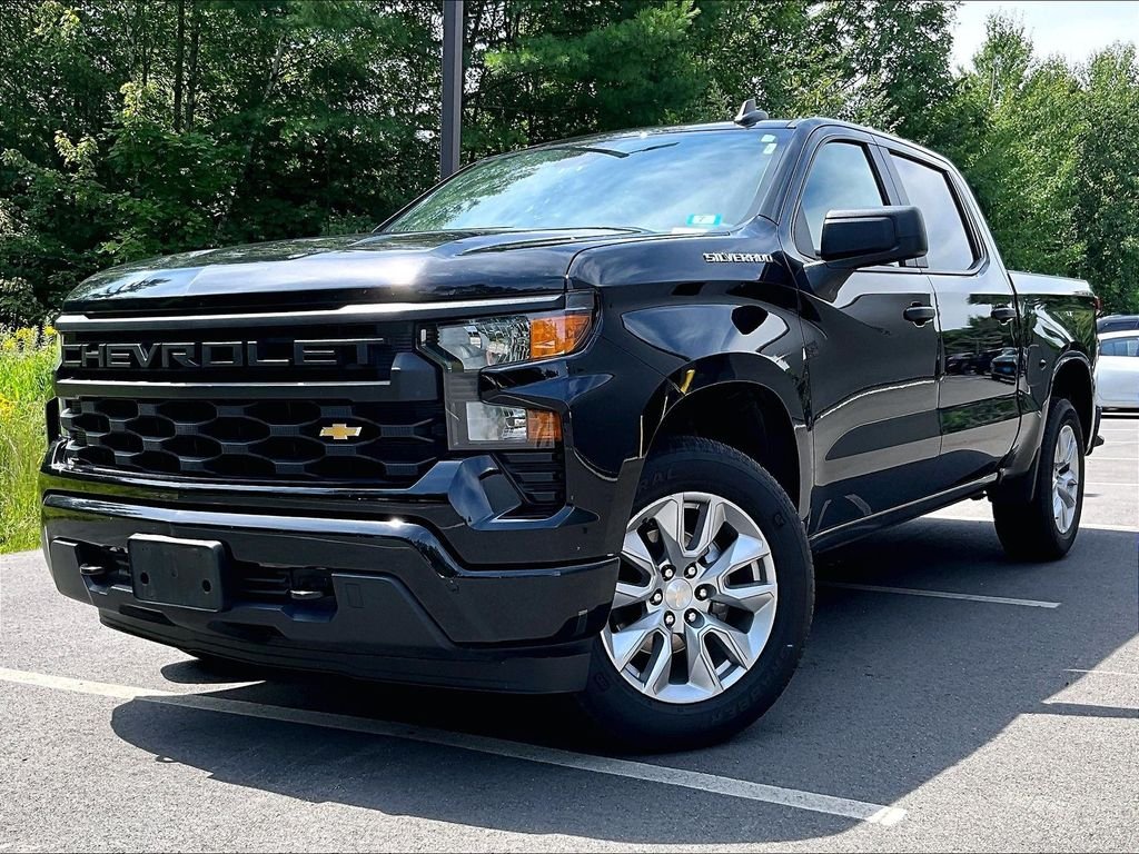 Used 2024 Black Chevrolet Custom image 3