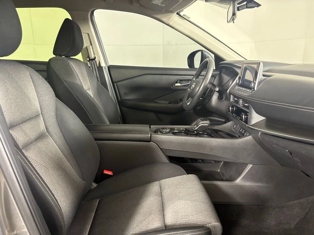 Used 2024 Gray Nissan SV image 13