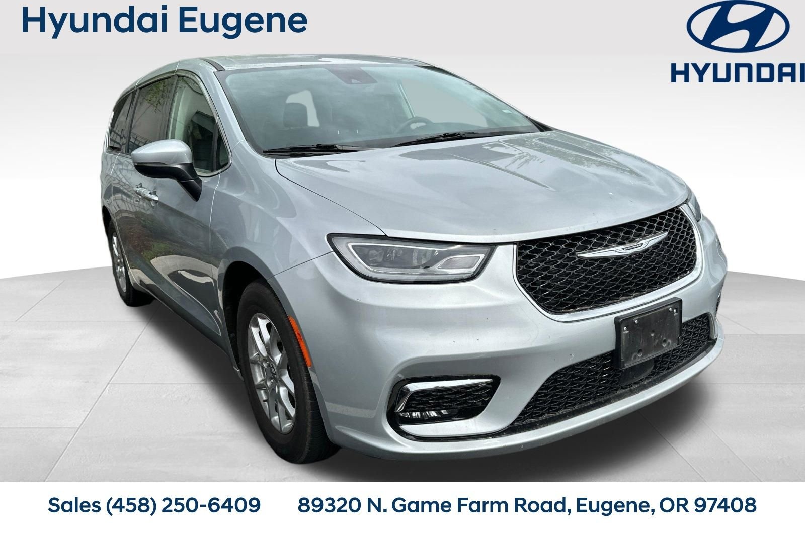 2023 Chrysler Pacifica Touring L's photo