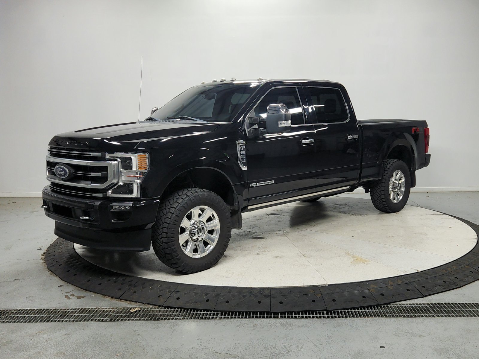 Used 2020 Black Ford Platinum image 4