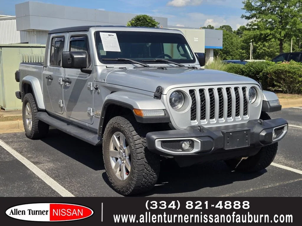 Used 2023 Silver Jeep Overland image 1