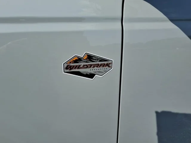 Used 2024 Green Ford Wildtrak image 10