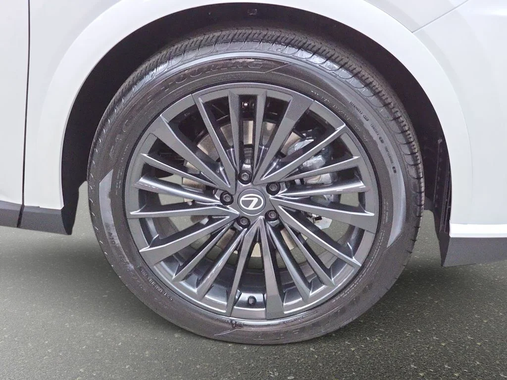 New 2026 Eminent White Pearl Lexus PREMIUM image 30