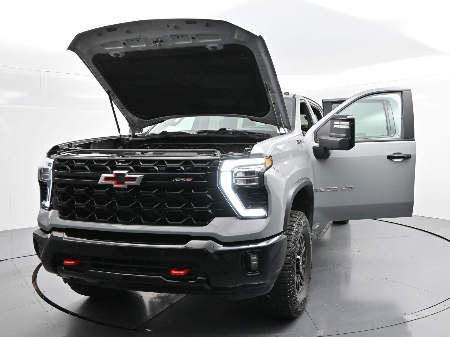 Used 2025 Slate Gray Metallic Chevrolet ZR2 image 41