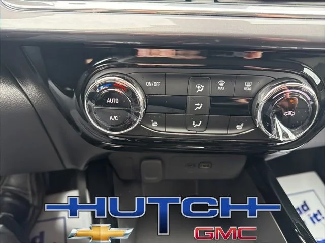 New 2026 Mosaic Black Metallic Chevrolet ACTIV image 33