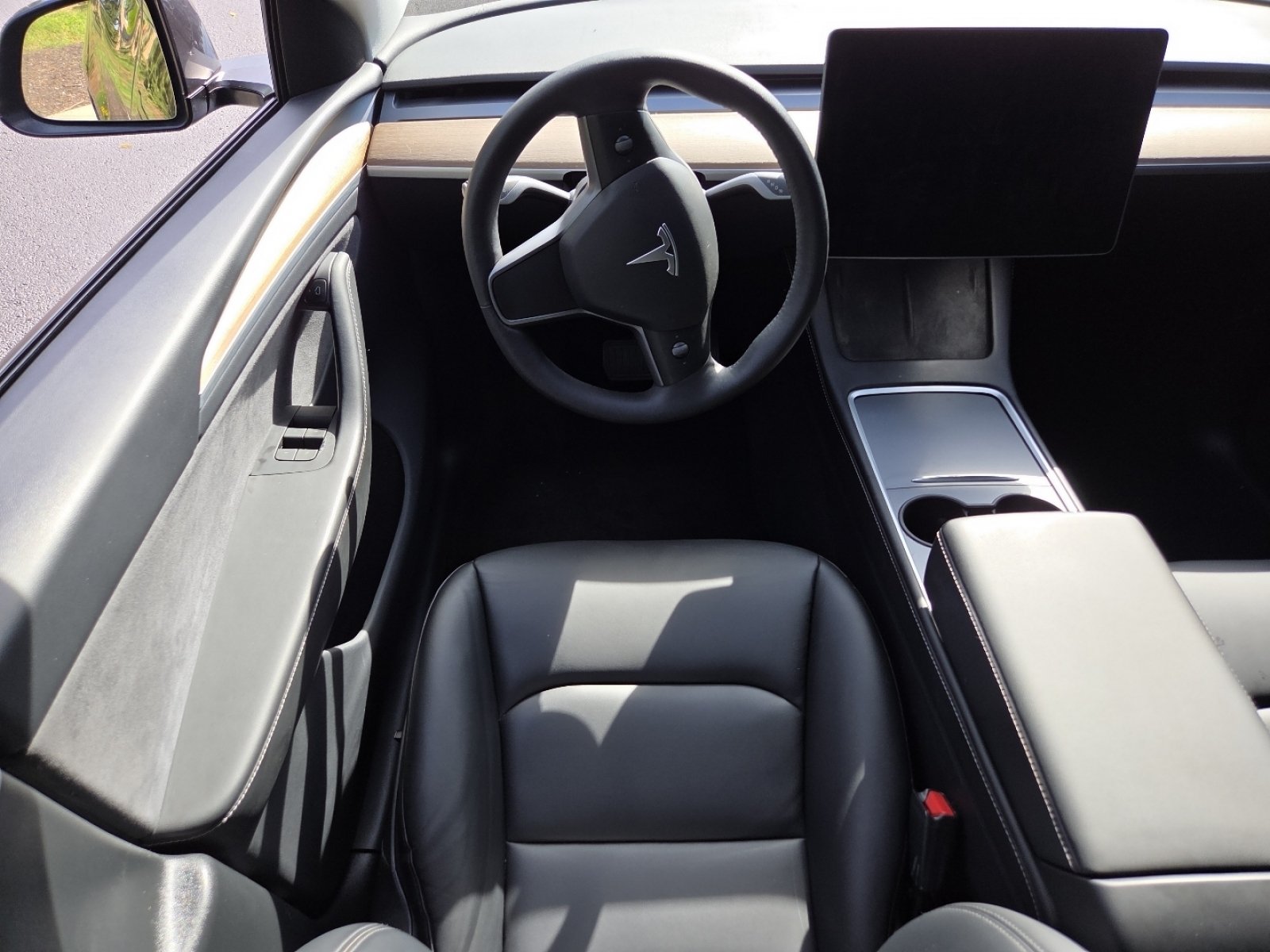 Used 2024 Stealth Gray Tesla Long Range image 31