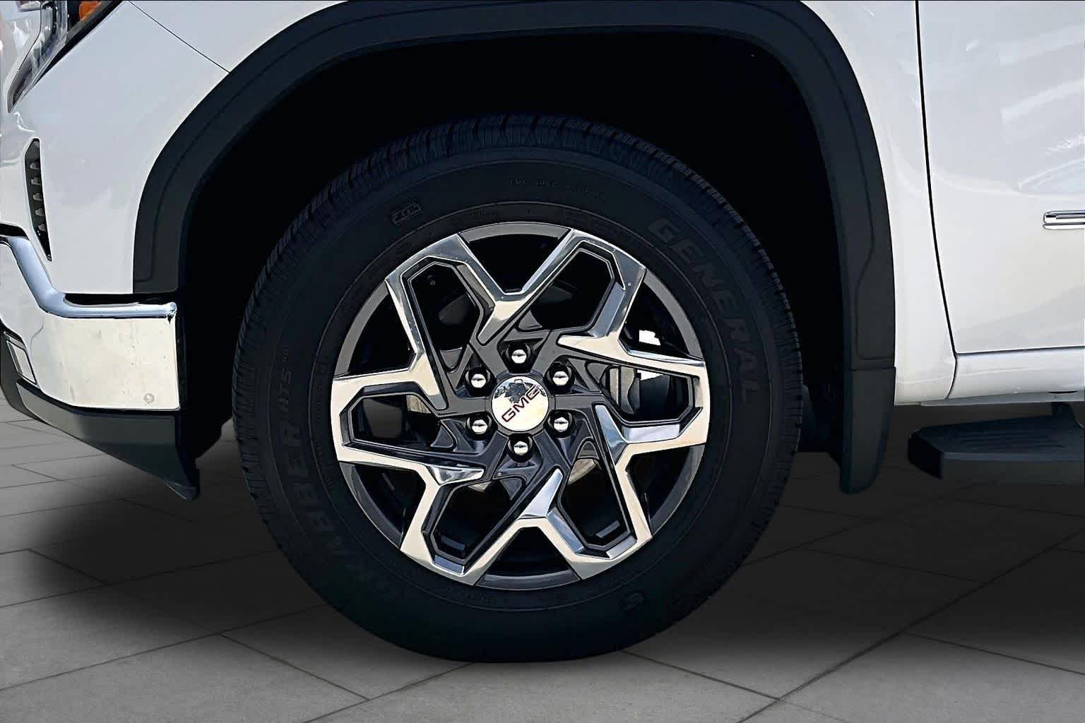 Used 2026 Summit White GMC SLT image 11