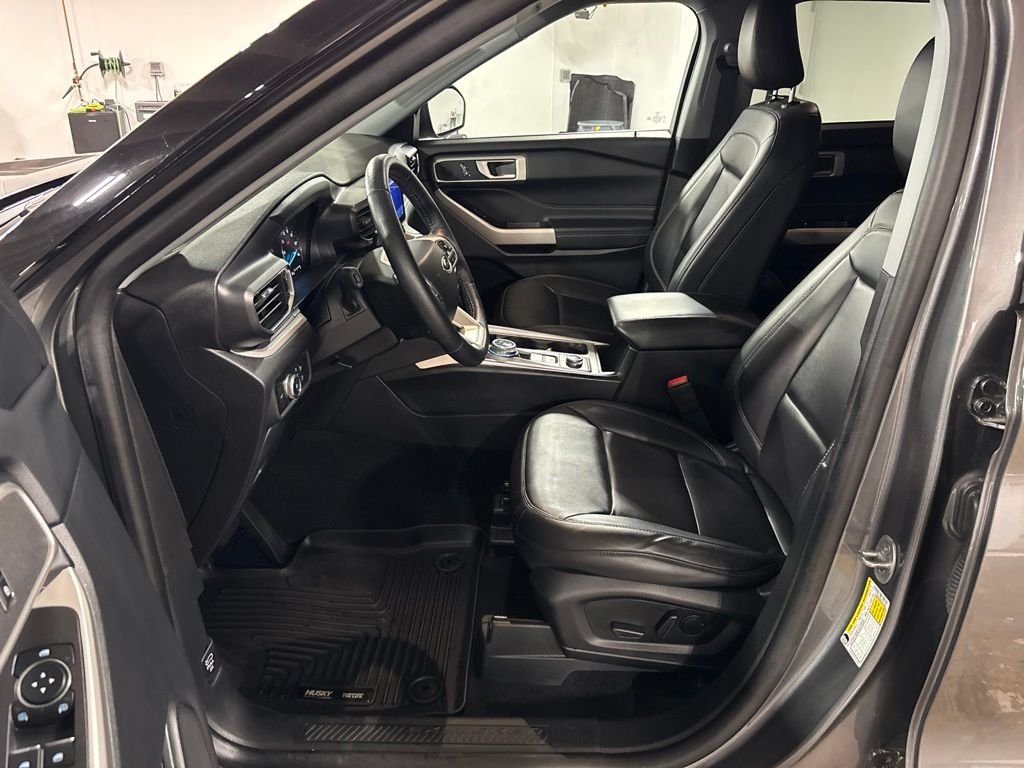 Used 2023 Gray Ford XLT image 25