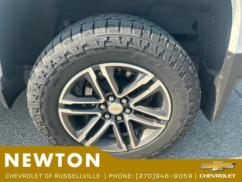 Used 2019 Summit White Chevrolet LT image 19