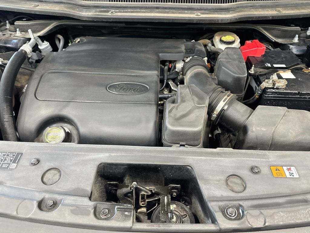 Used 2016  Ford Limited image 35