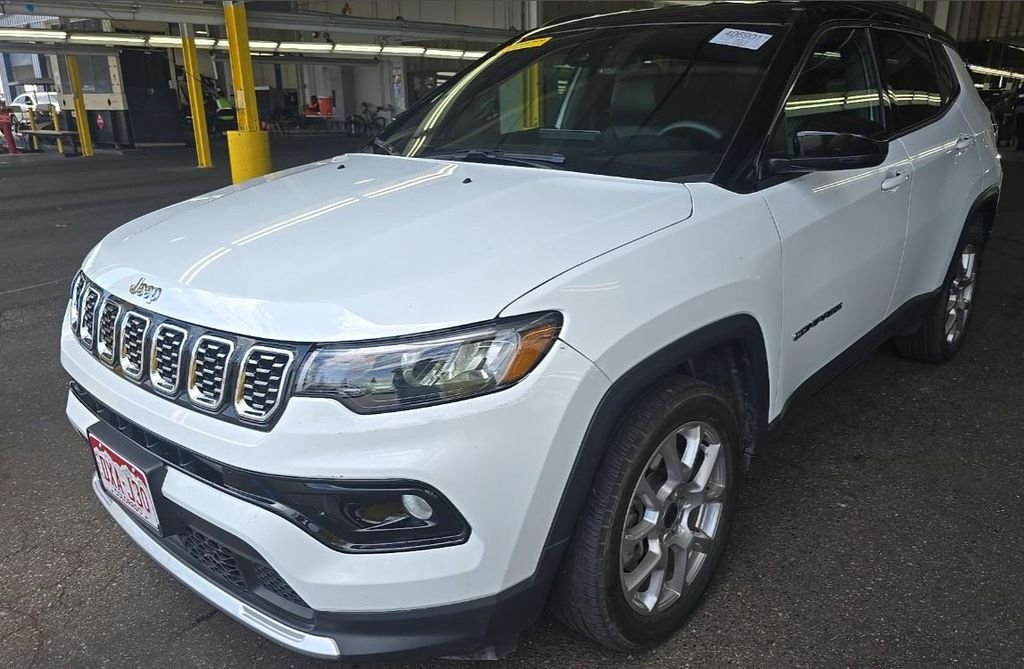 Used 2025 White Jeep Limited image 1