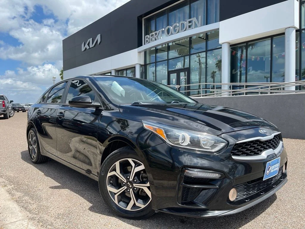 Used 2021 Black Kia LXS image 1