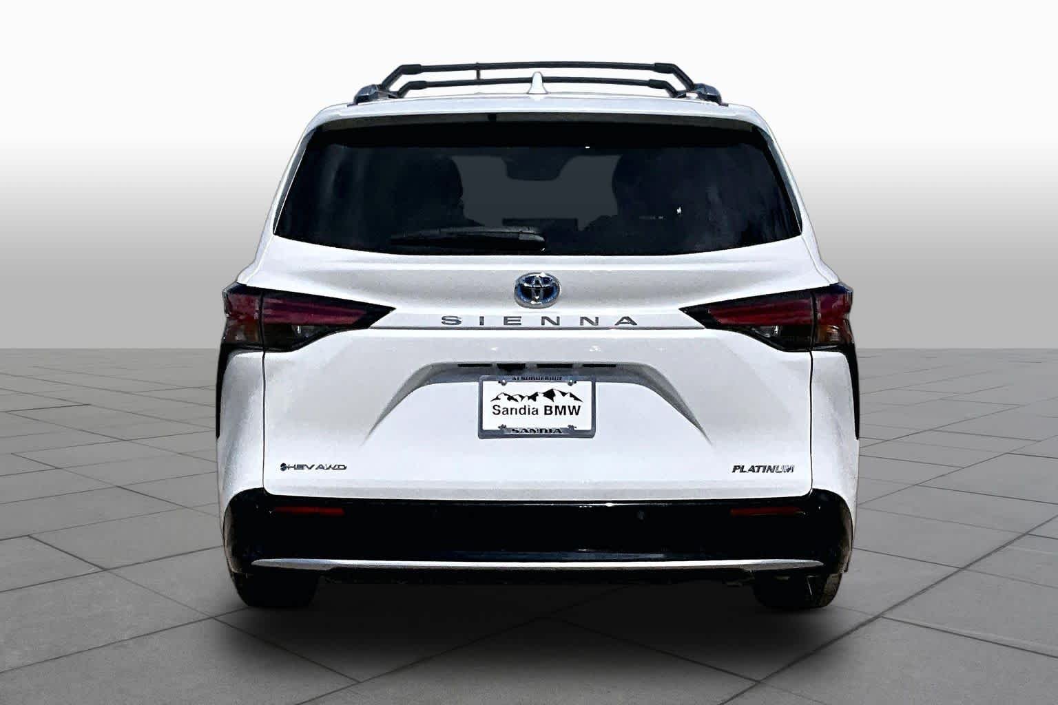Used 2025 Wind Chill Pearl Toyota Platinum image 4