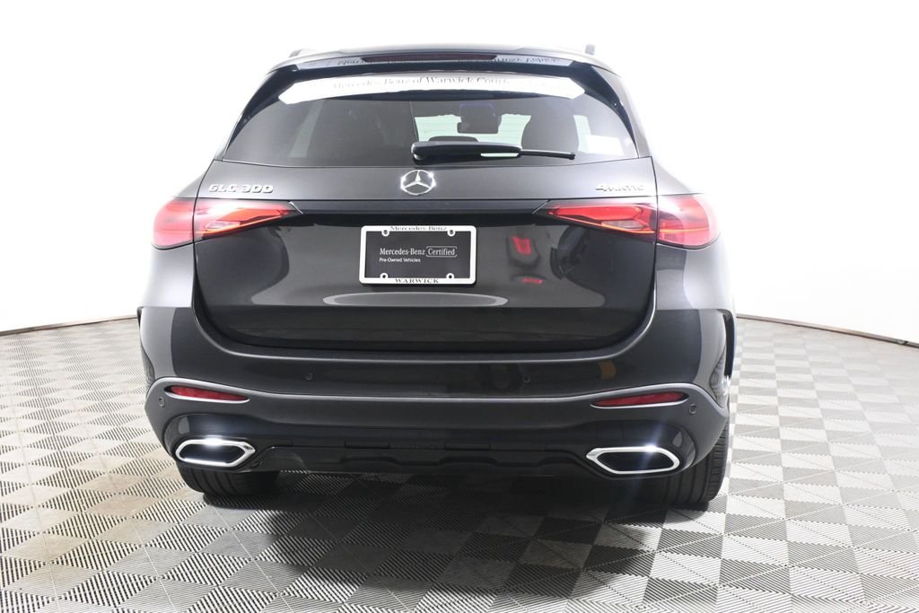 Certified Used 2026 Graphite Gray Metallic Mercedes-Benz GLC 300 image 6