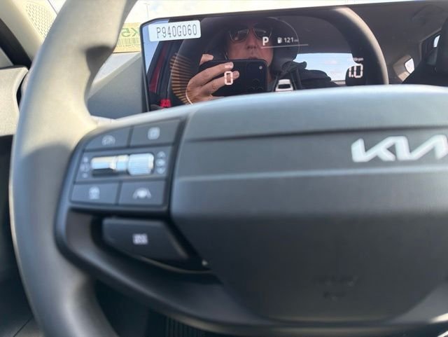 New 2026 Currant Red Kia LXS image 23