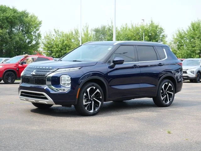 Used 2022 Cosmic Blue Metallic Mitsubishi SEL image 2