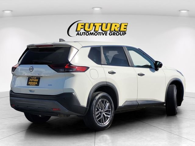 Used 2023 White Nissan S image 4