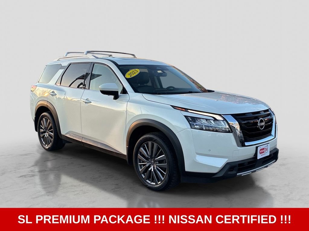Used 2023 White Nissan SL image 3
