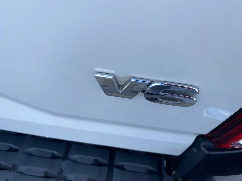 Used 2016 White Toyota SR5 image 11