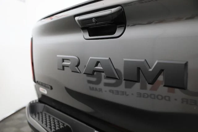 New 2026 Granite Crystal Metallic Clear-Coat Exterior Paint RAM Laramie image 32