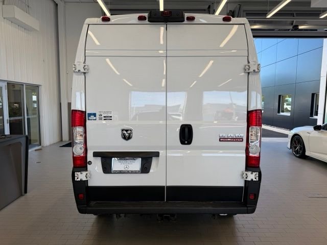 Used 2014 White Freightliner Base image 4