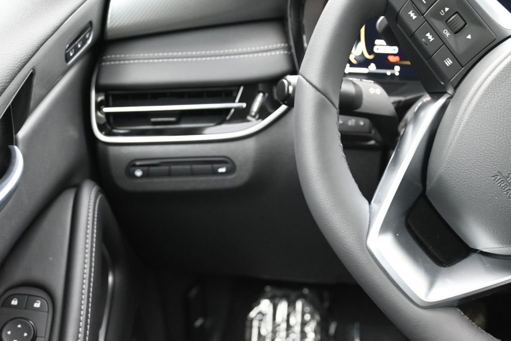 New 2027 GRAPHITE SHADOW INFINITI Luxe AWD image 19