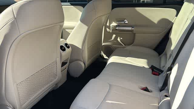 Certified Used 2025 Polar White Mercedes-Benz GLB 250 image 28
