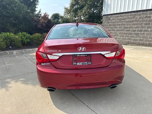 Used 2011 Red Hyundai SE image 7