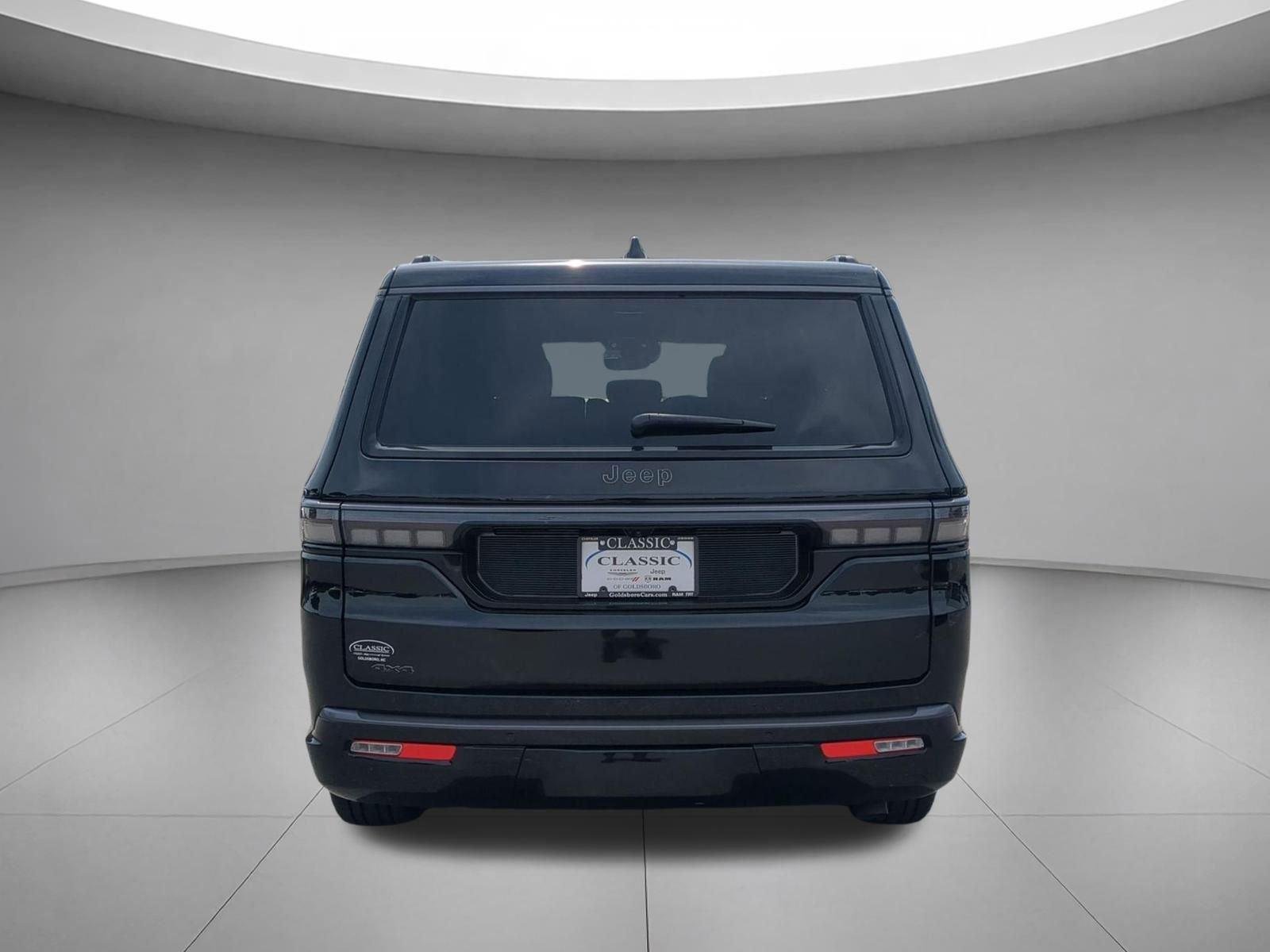 New 2026 High Gloss Black Exterior Paint Jeep Limited Altitude image 4