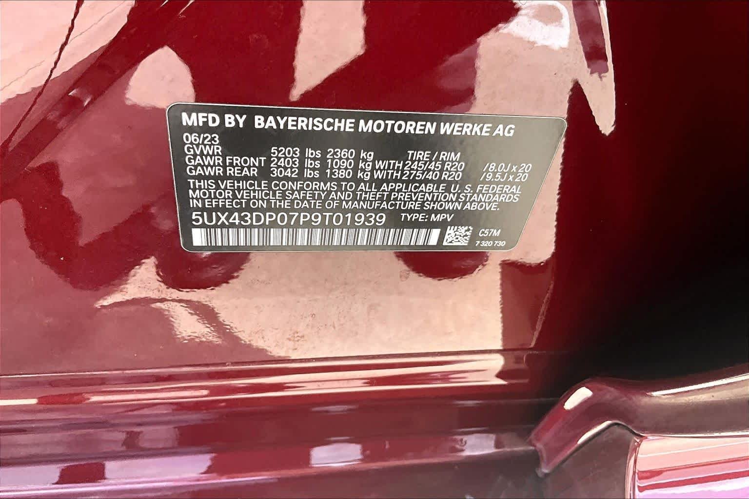 Used 2023 Aventurin Red Metallic BMW sDrive30i image 33