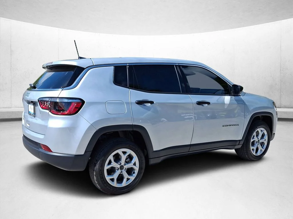 2025 Jeep Compass Sport - Photo 4