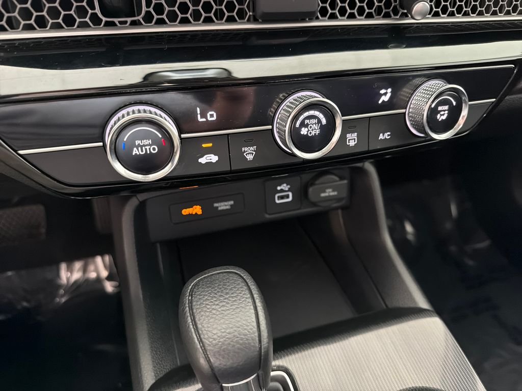 Used 2024  Honda LX image 19