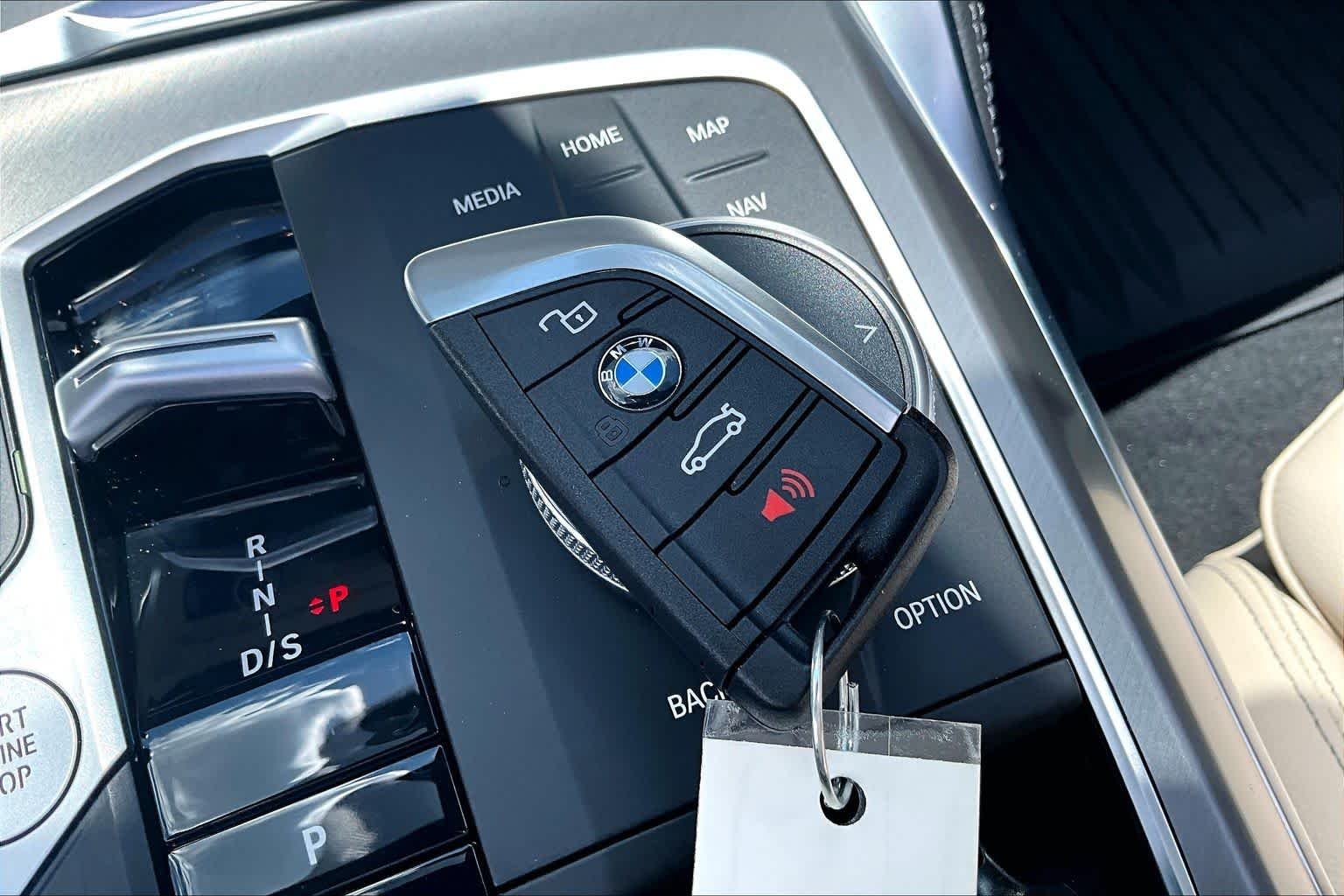 Used 2026 Tanzanite Blue II Metallic BMW M440i image 14