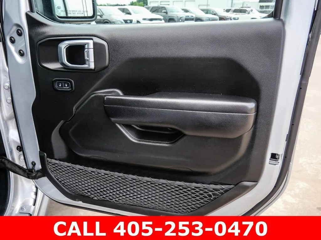 Used 2023 Silver Jeep Rubicon 4x4 image 25